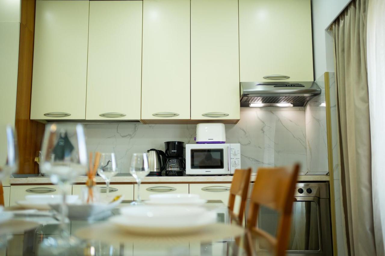 Quiet Marble With Free Parking Spot Old Town Apartment Bucharest