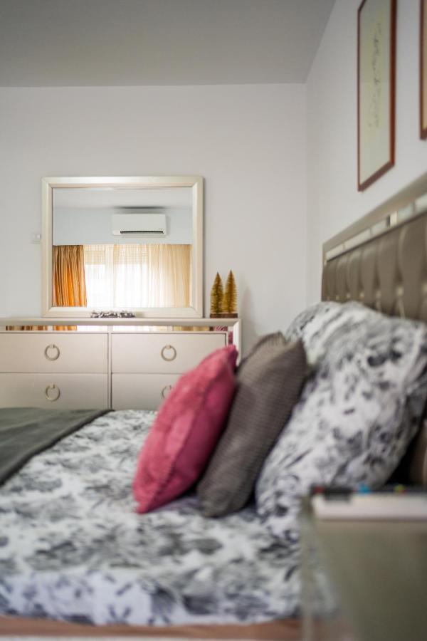 Apartament Quiet Marble With Free Parking Spot Old Town *